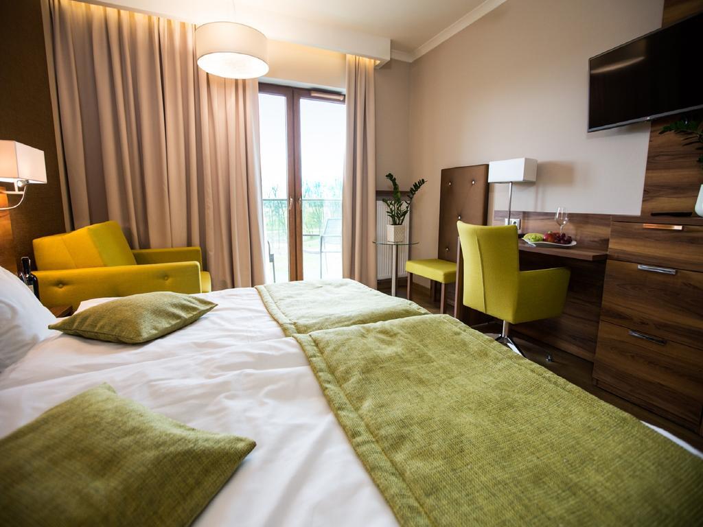 Mineral Hotel Malinowy Raj Solec-Zdrój Exteriör bild