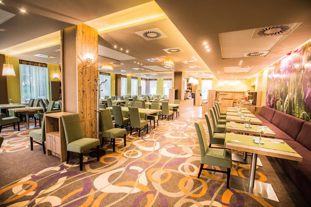 Mineral Hotel Malinowy Raj Solec-Zdrój Exteriör bild